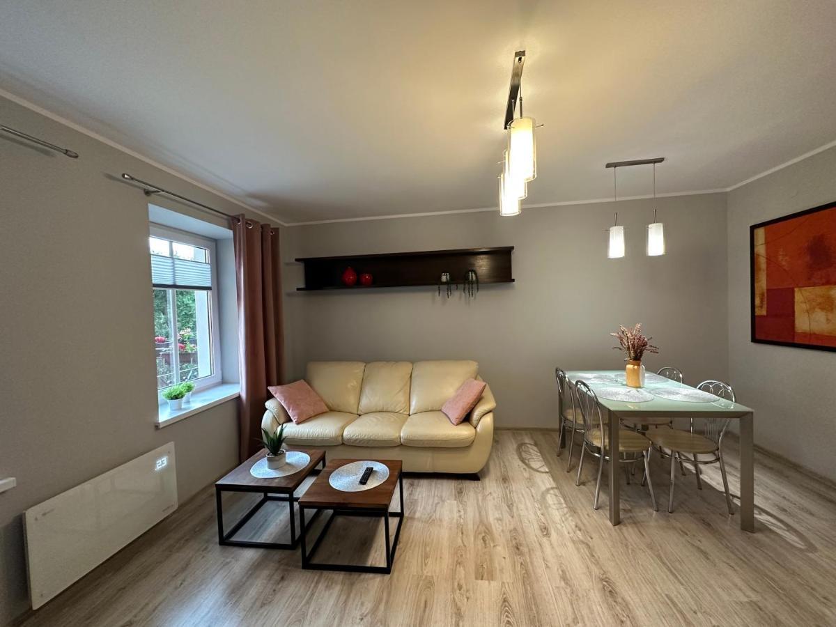 Apartament Przy Cieplickich Tezniach Jelenia Góra Eksteriør bilde