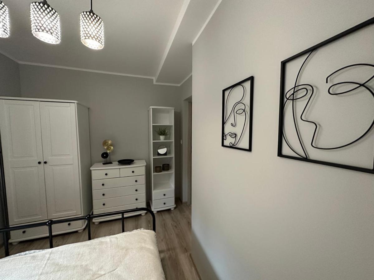 Apartament Przy Cieplickich Tezniach Jelenia Góra Eksteriør bilde