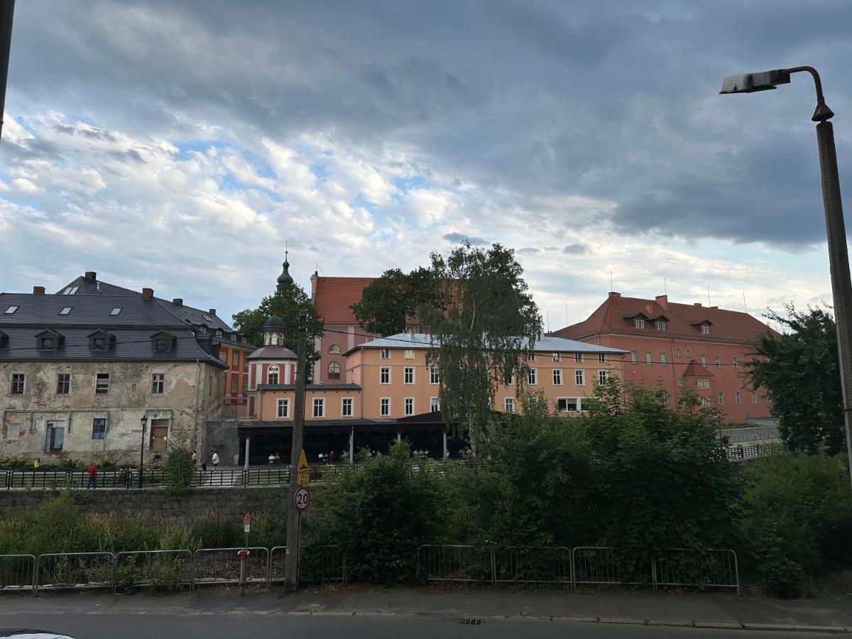 Apartament Przy Cieplickich Tezniach Jelenia Góra Eksteriør bilde