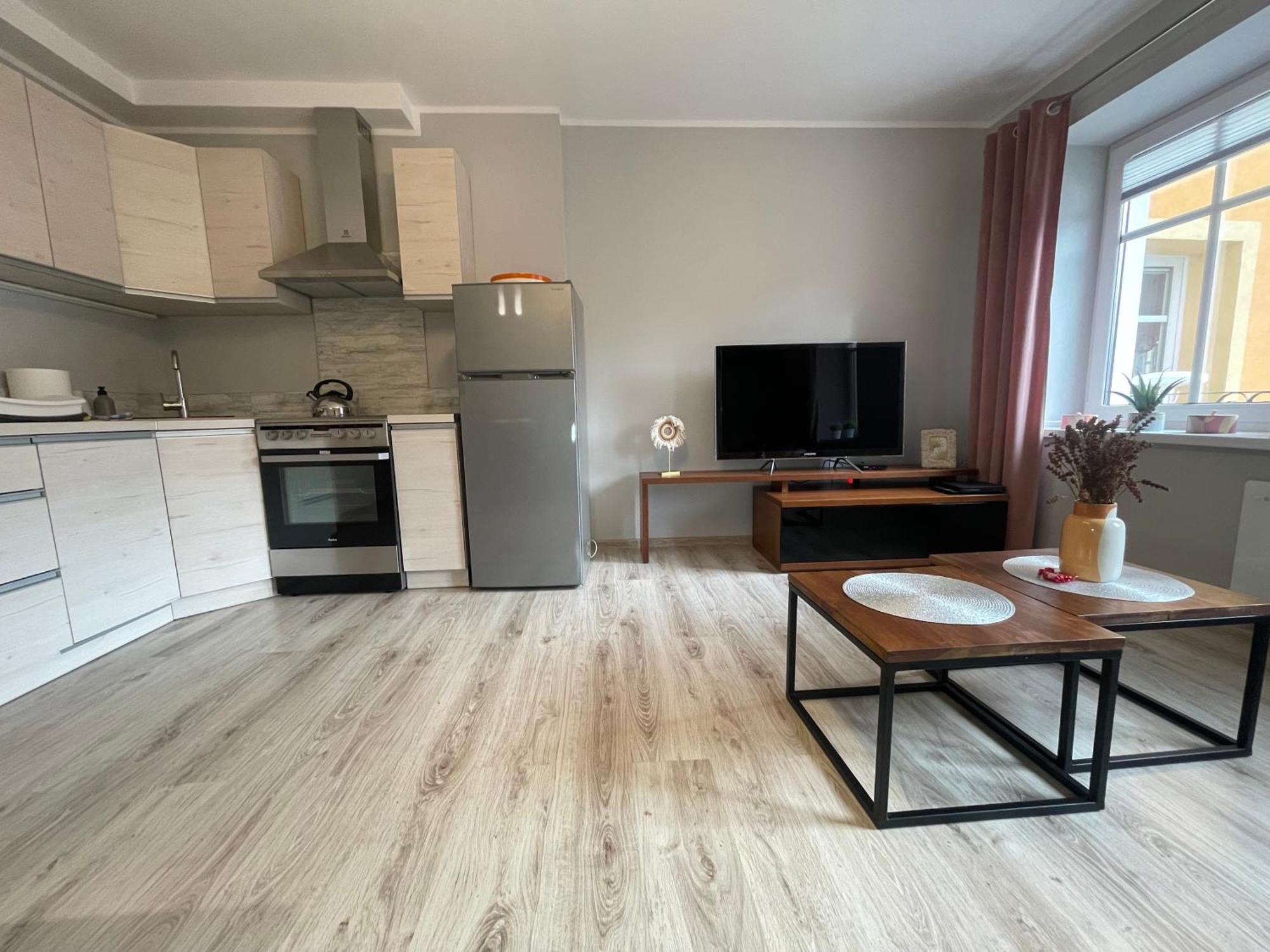 Apartament Przy Cieplickich Tezniach Jelenia Góra Eksteriør bilde
