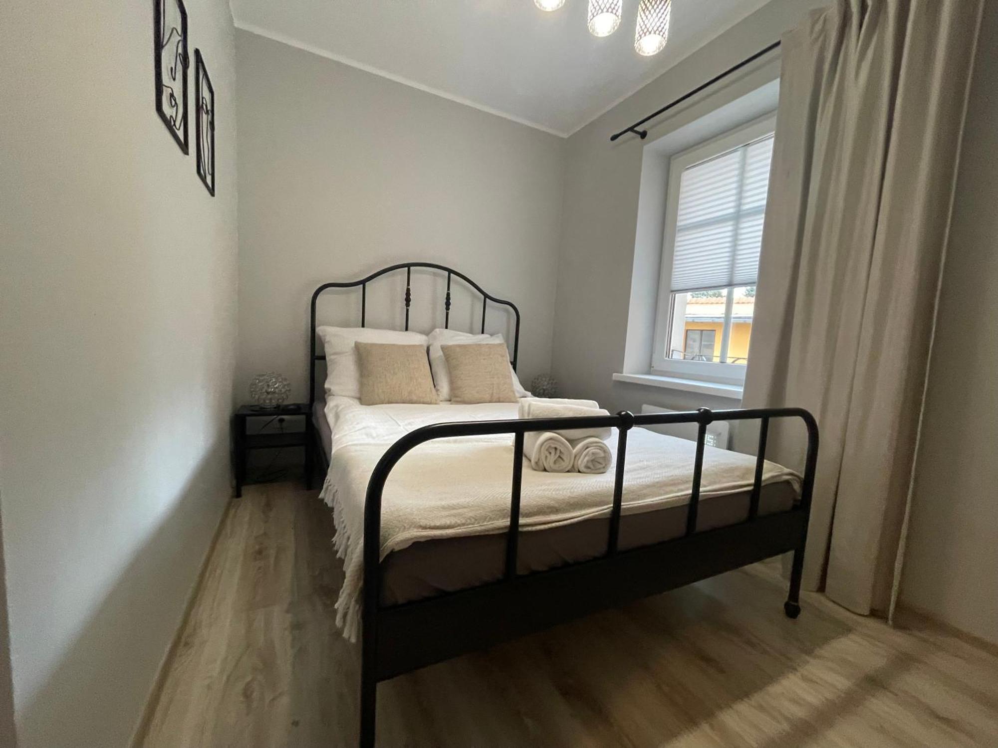 Apartament Przy Cieplickich Tezniach Jelenia Góra Eksteriør bilde
