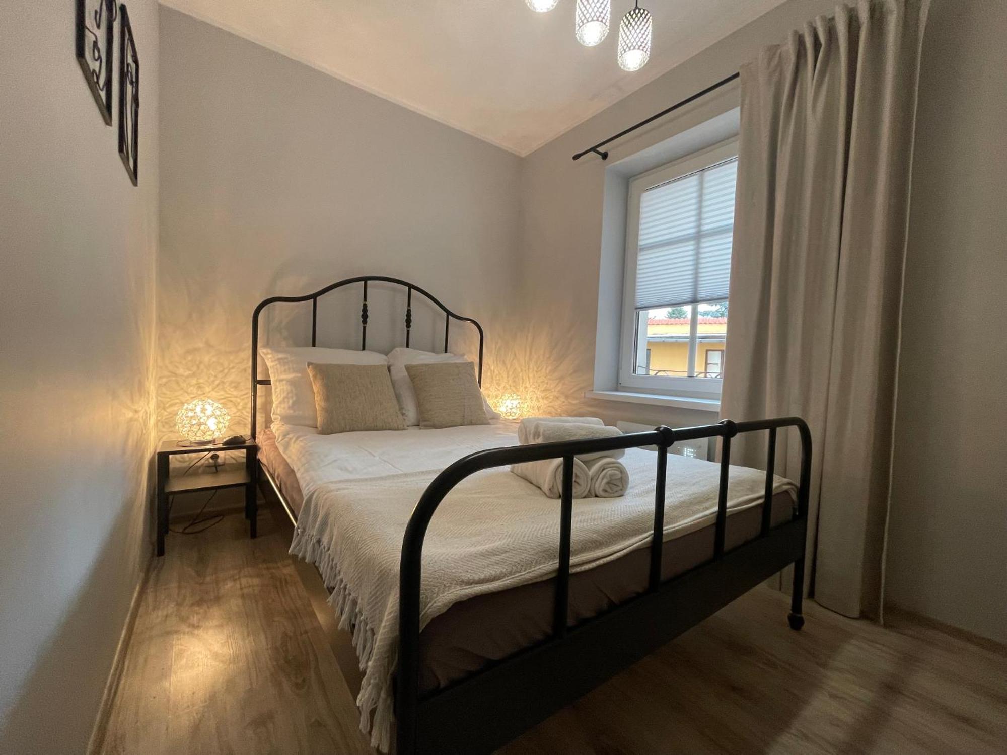 Apartament Przy Cieplickich Tezniach Jelenia Góra Eksteriør bilde